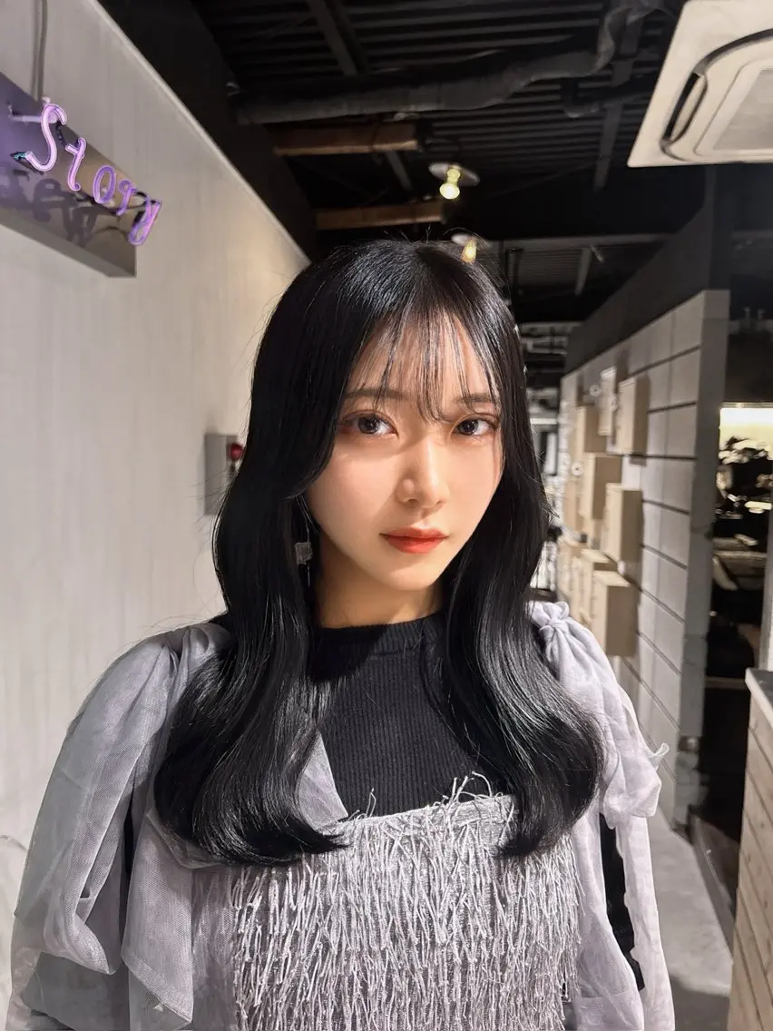 セミロング 韓国風カラー 卒業式のヘアスタイル ハッシュカット 姫カット 韓国風ヘア MEI🎀レイヤー 🎀韓国styleのヘアスタイル