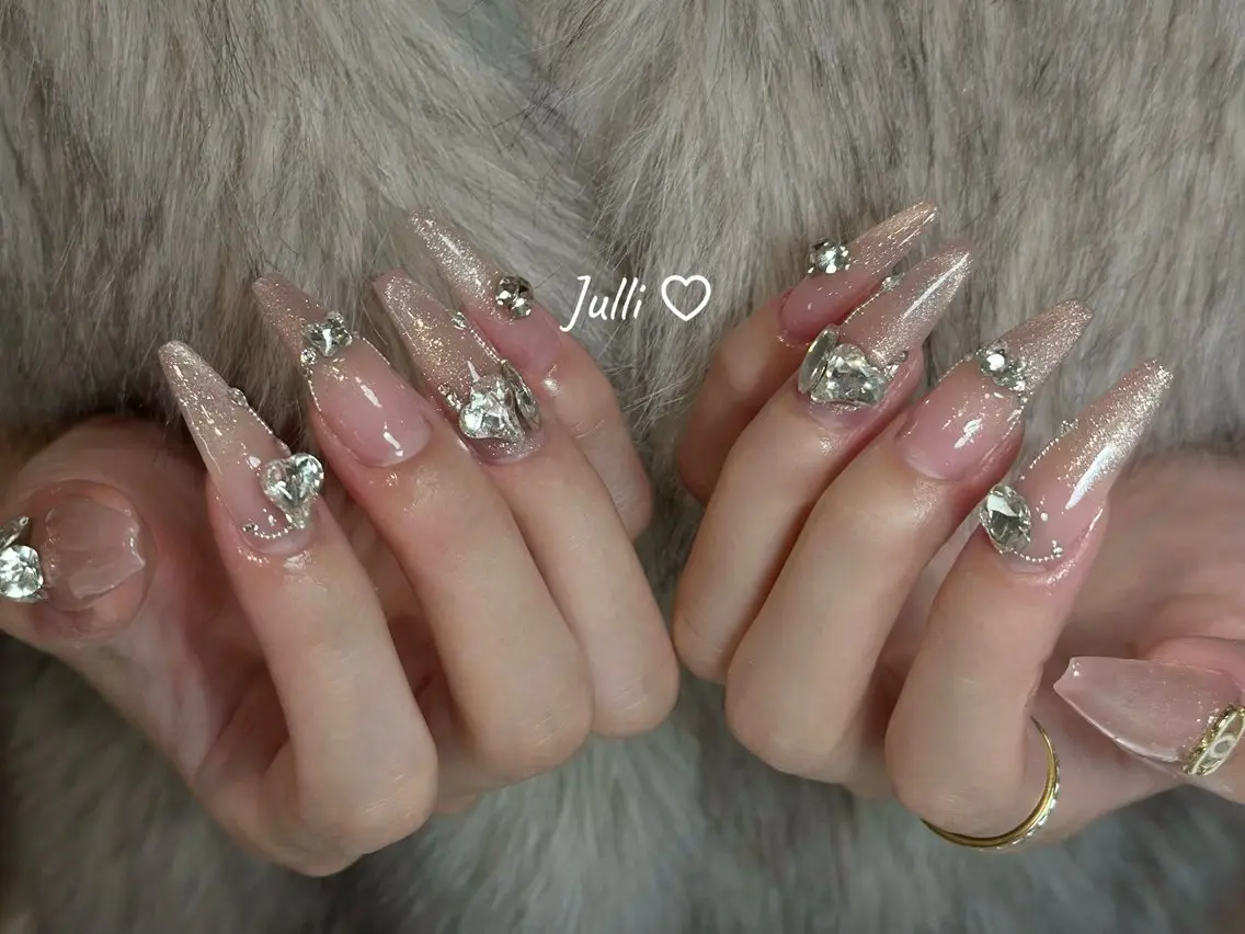 ネイル ボルドー ブラウン チークネイル ドット フットネイル Julli ジュリのネイルデザイン