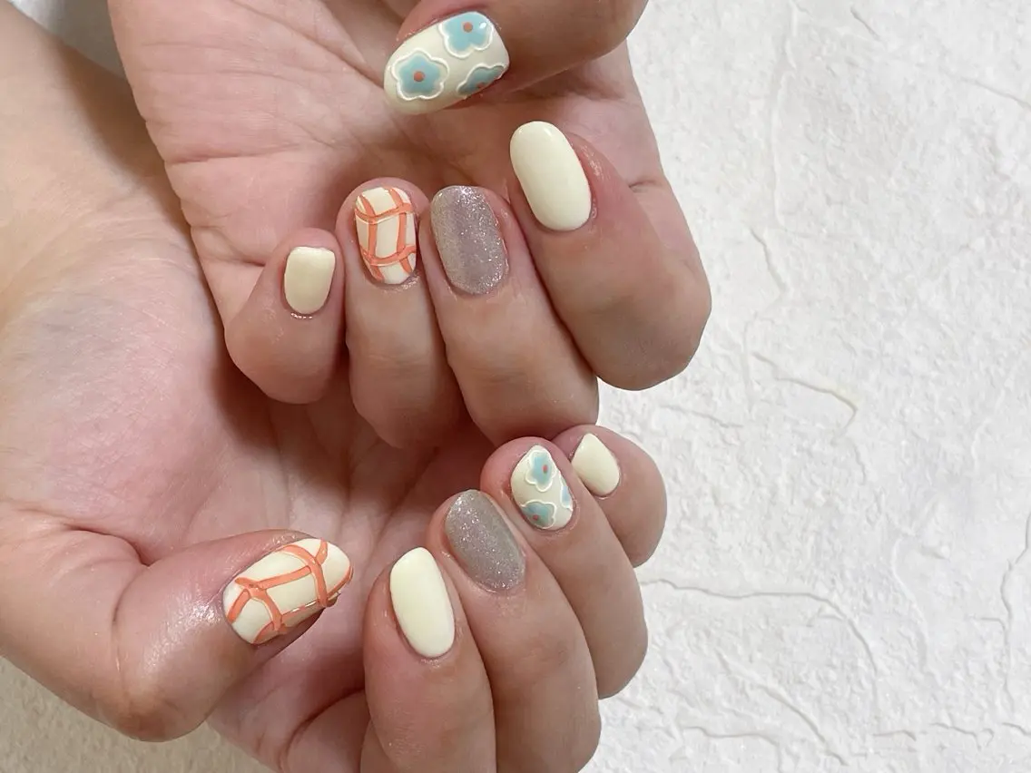 ネイル オーロラネイル フラワーネイル フットネイル フレンチネイル ジェルネイル ハンドネイル mogunail &blowのネイルデザイン