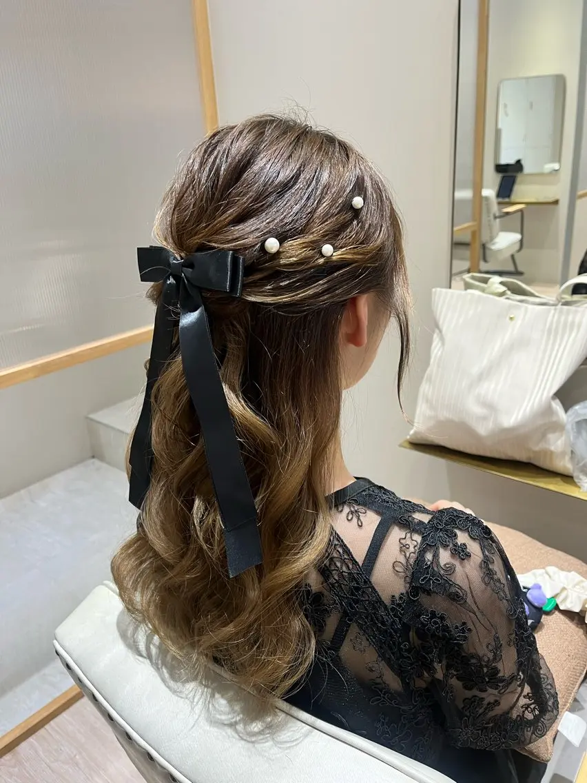 セミロング カラー ヘアアレンジ ハーフアップ ヘアセット hazuki🐈⬛ 透明感カラーのヘアスタイル