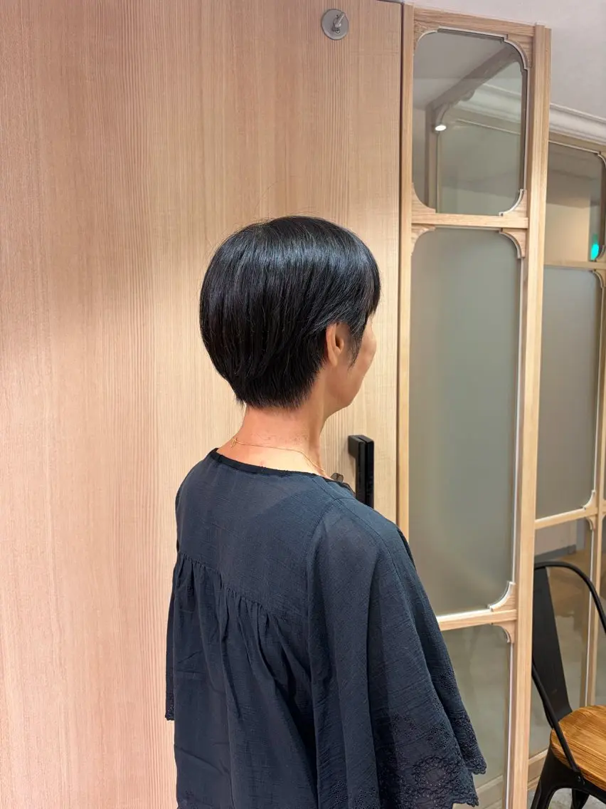 ショート RosierBleu 中山のヘアスタイル
