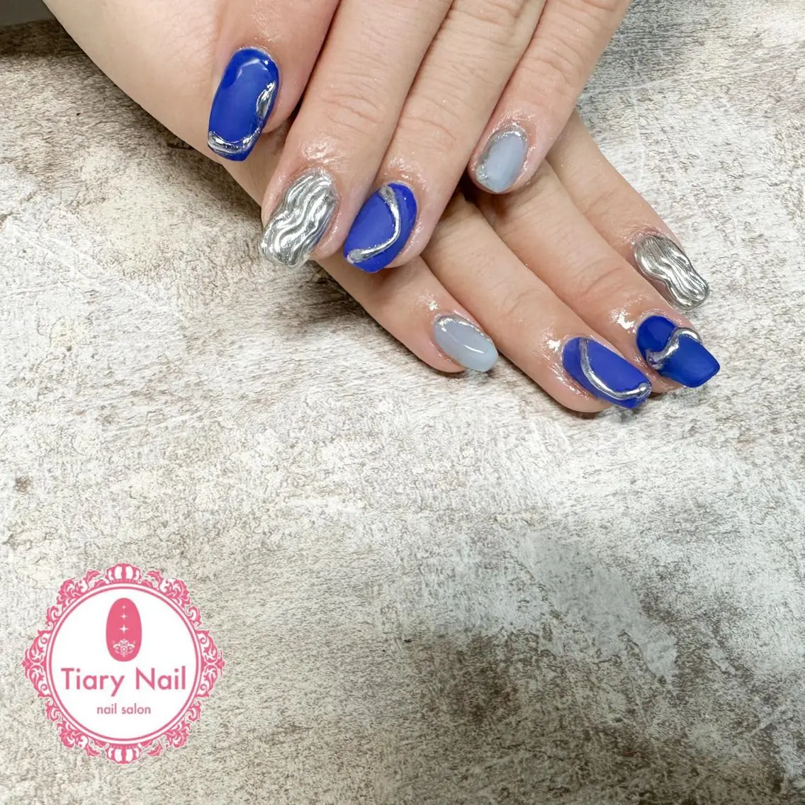 ネイル tiarynail K K🐼のネイルデザイン