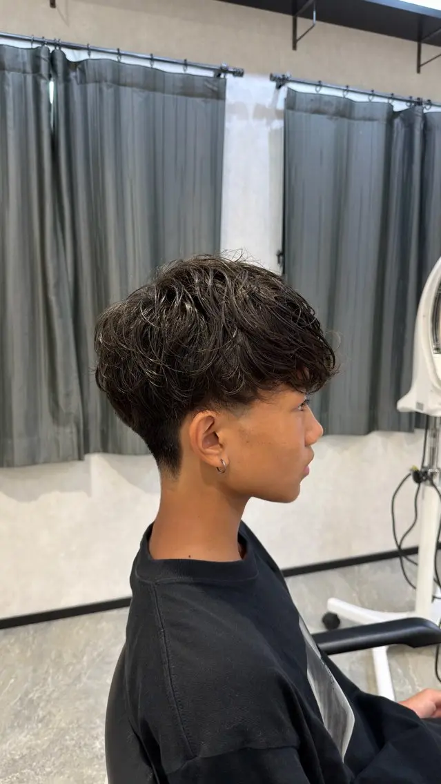 ミディアム メンズ カット パーマ 透明感カラー艶 💫TAISEI💫のヘアスタイル