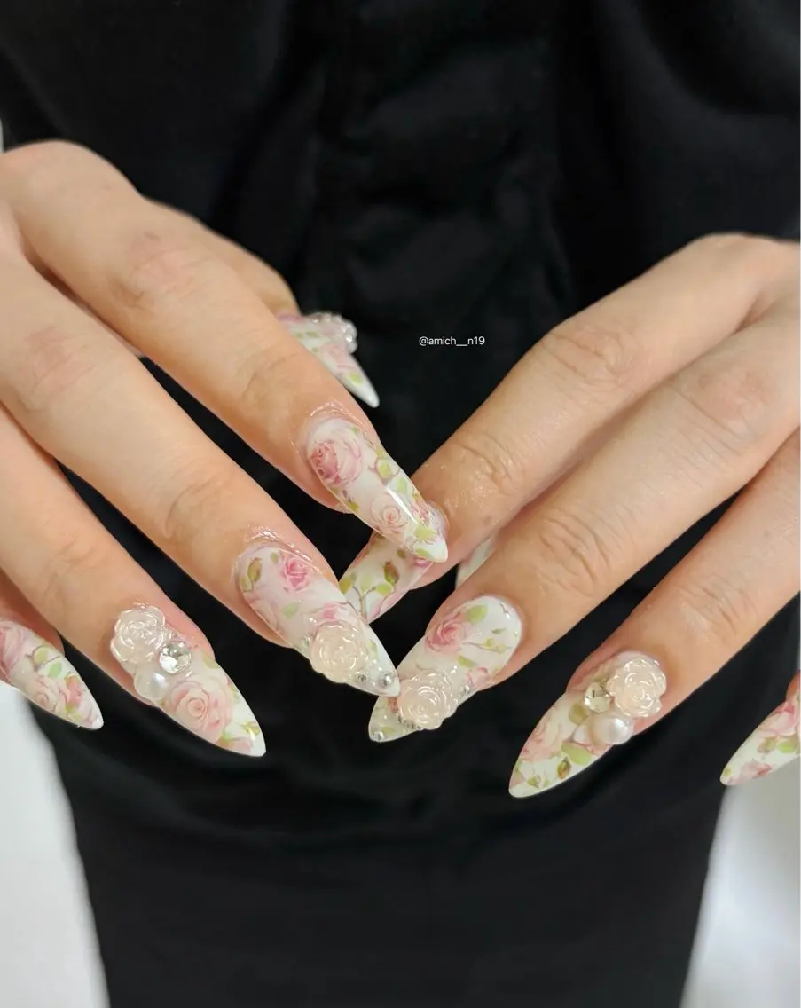 ネイル ハンドネイル ayumi ✩.*˚のネイルデザイン