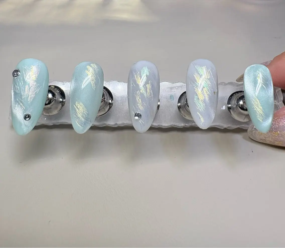 ミディアム ハンドネイル AMI Nailsalonのネイルデザイン
