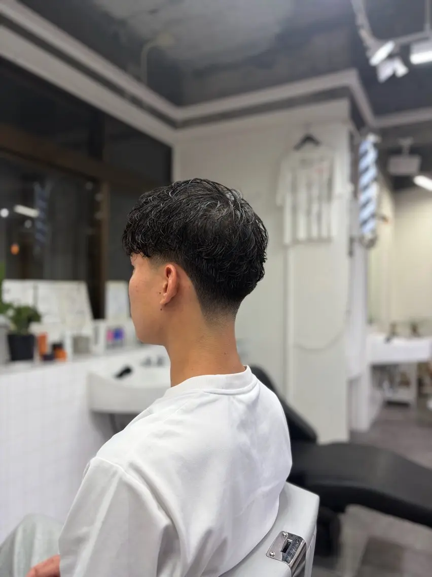 パーマ 宜保 斗馬のヘアスタイル