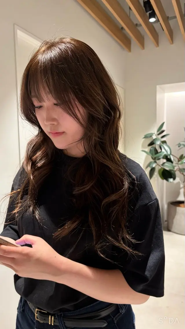 ロング カラー ブラウンカラー チョコレートブラウン 透明感カラー ヘアカラー 大庭 鈴歌のヘアスタイル