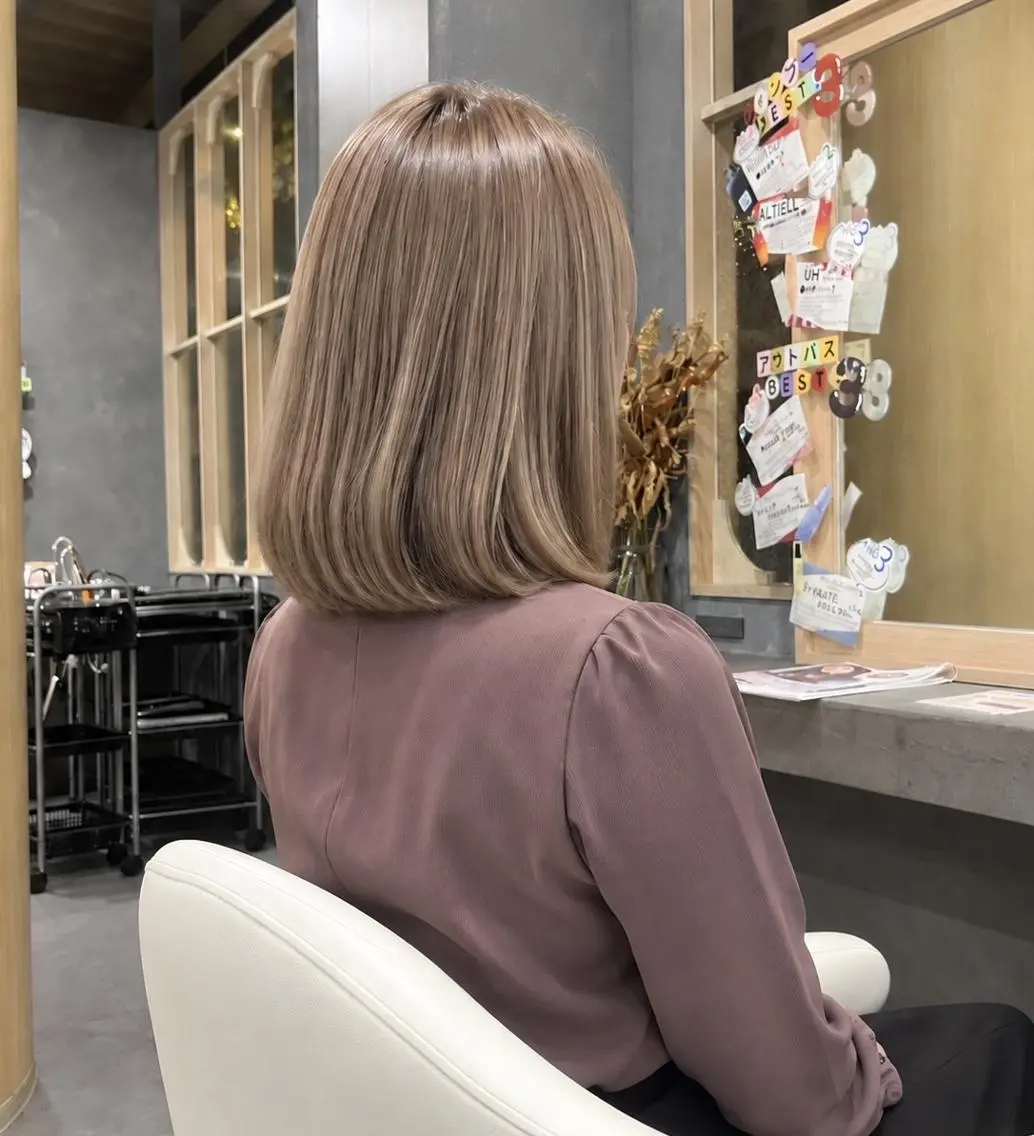 ミディアム カラー 川畑 理花のヘアスタイル