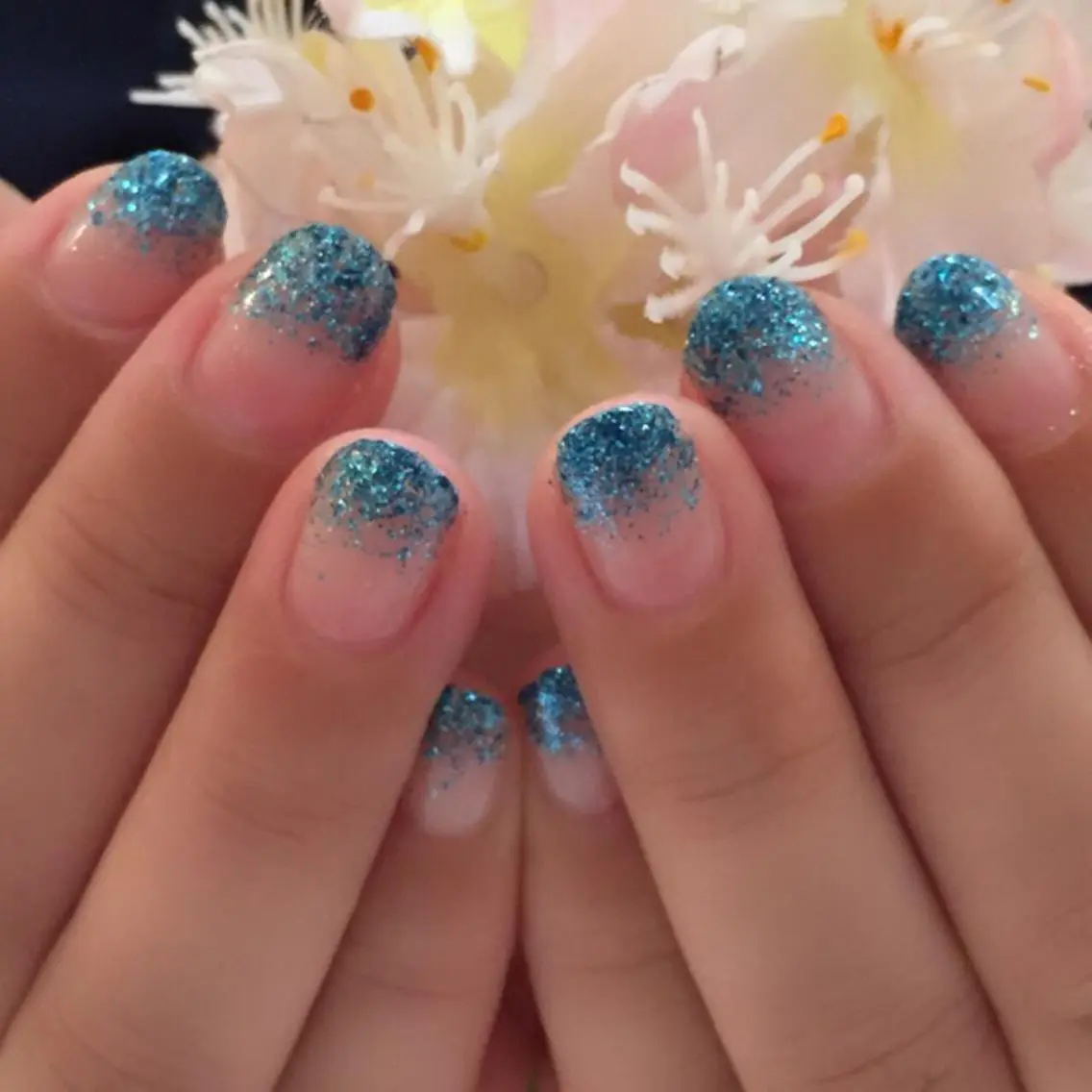 ショート SINCERELY シンシアリー🌈のネイルデザイン