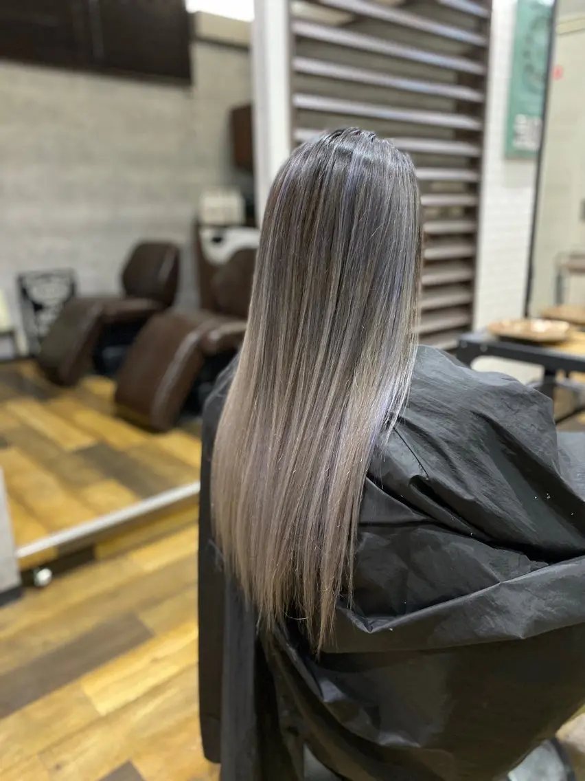ロング 小山 悦宏のヘアスタイル