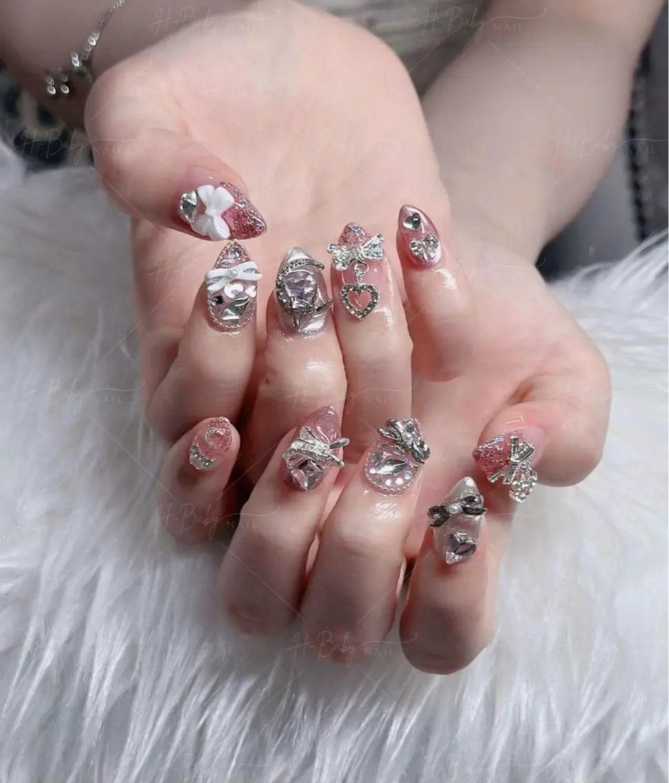 ネイル オーロラネイル フレンチネイル ジェルネイル ハロウィン 韓国ネイル ハンドネイル H.baby Nail Salonのネイルデザイン