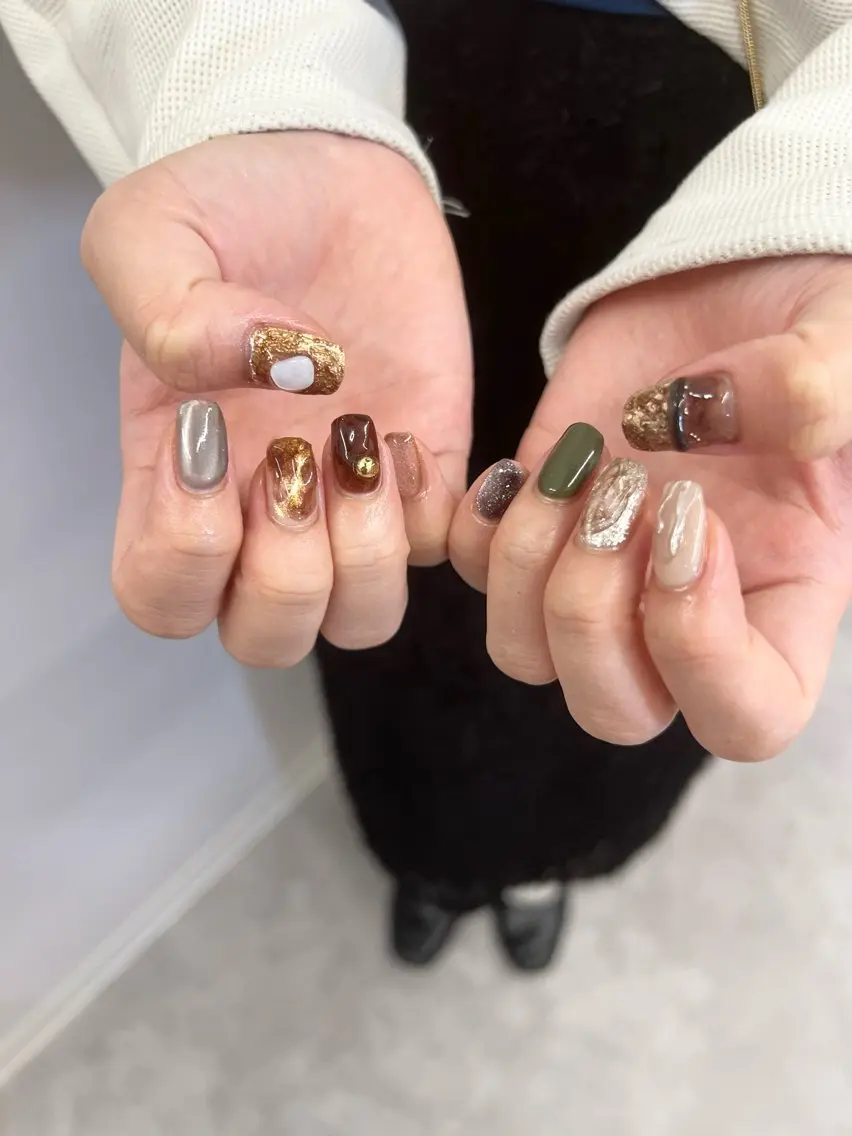 ネイル ブラウン ジェルネイル 韓国ネイル マグネットネイル ニュアンスネイル ハンドネイル ハンドケア Bana_ Nailのネイルデザイン