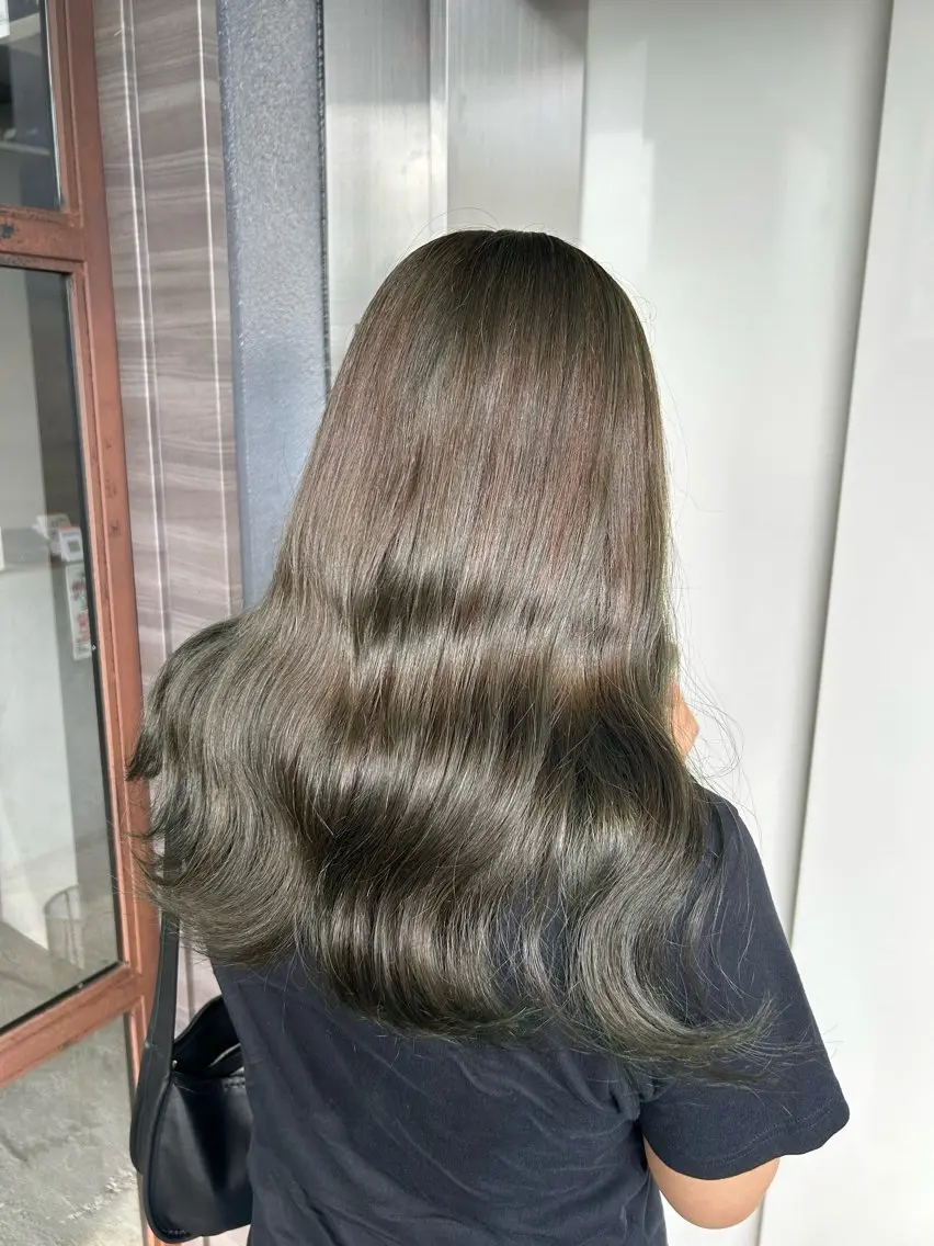 ロング カラー ヘアカラー トリートメント 滝本 和叶のヘアスタイル