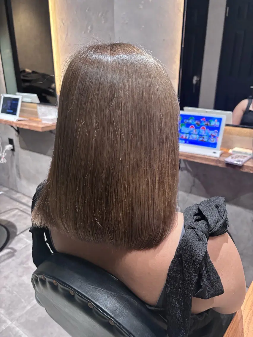 ミディアム カラー 岩崎 美咲のヘアスタイル