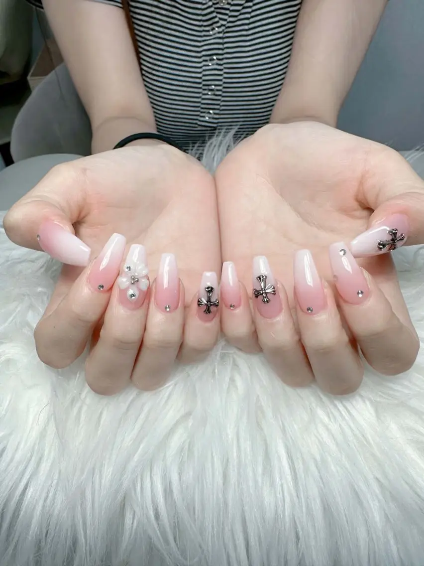 ネイル ハンドネイル Anmi Nail 新宿のネイルデザイン