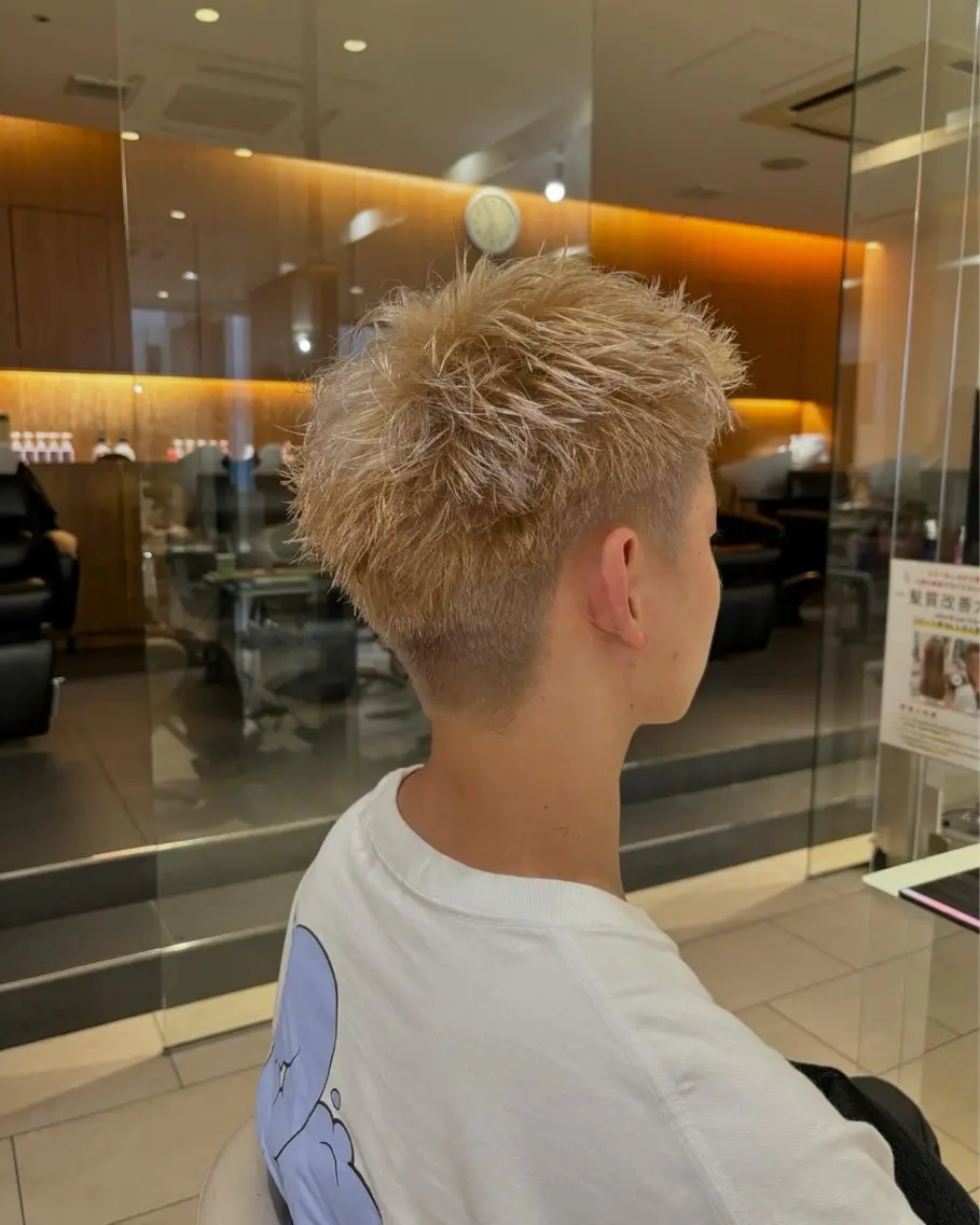 ショート カラー メンズ メンズハイトーン スパイキーショート ハイトーンカラー ショートヘア カット ヘアカラー メンズパーマ/ メンズカット/渡邊亘のヘアスタイル