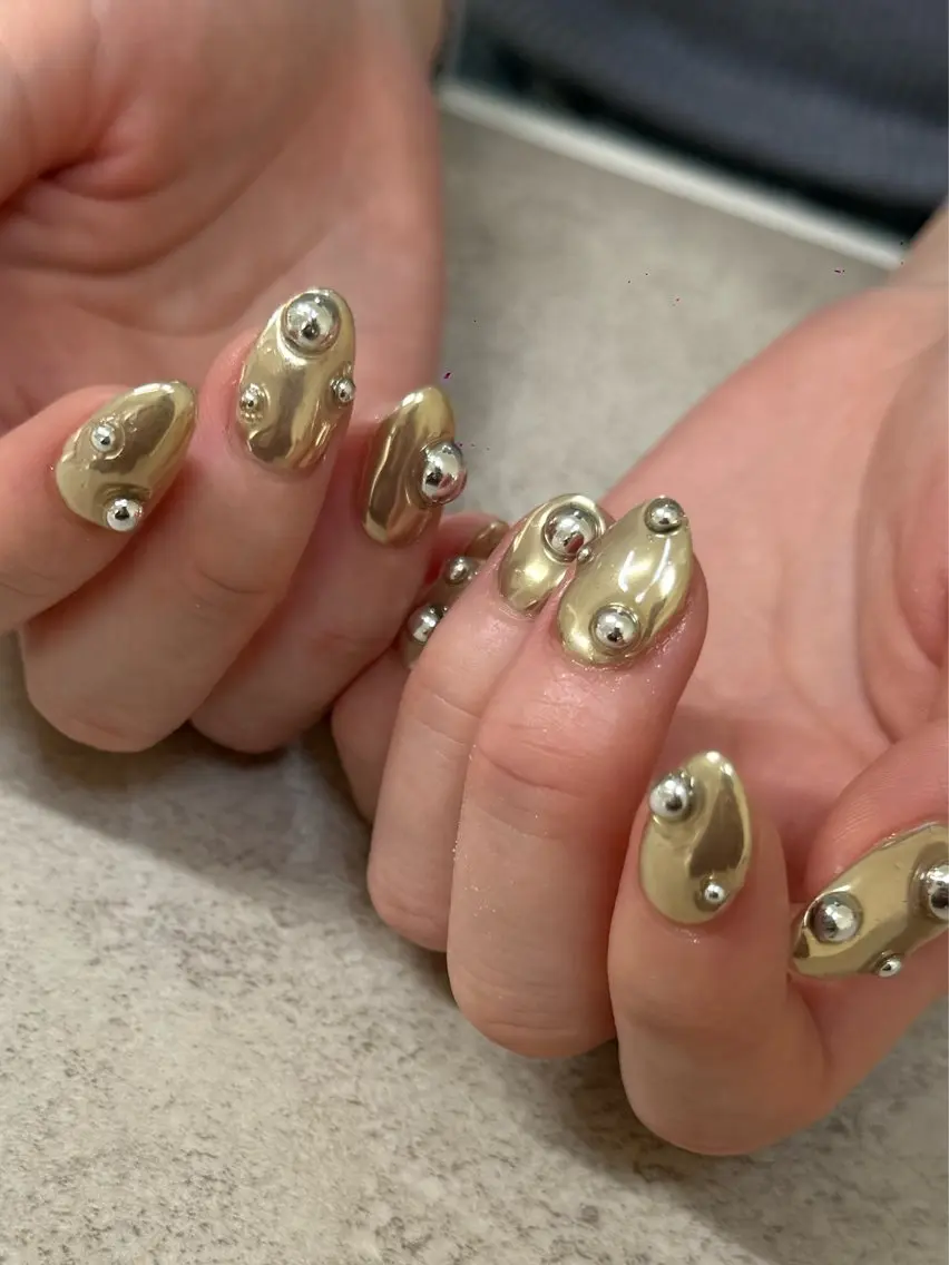 ネイル ハンドネイル ネイルルーム チャームのネイルデザイン