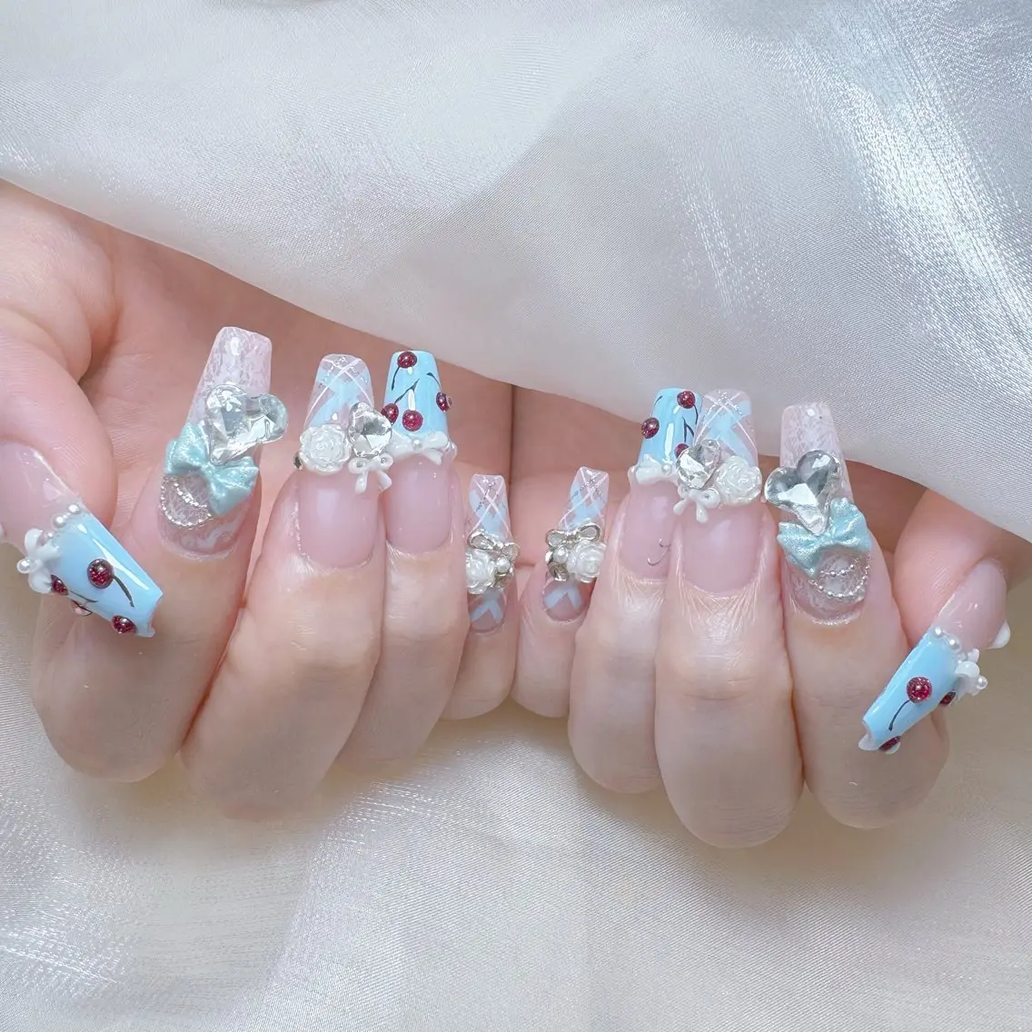 ネイル チークネイル クリアネイル ガーリー キラキラネイル 韓国ネイル ハンドネイル princess スカルプ専門店のネイルデザイン