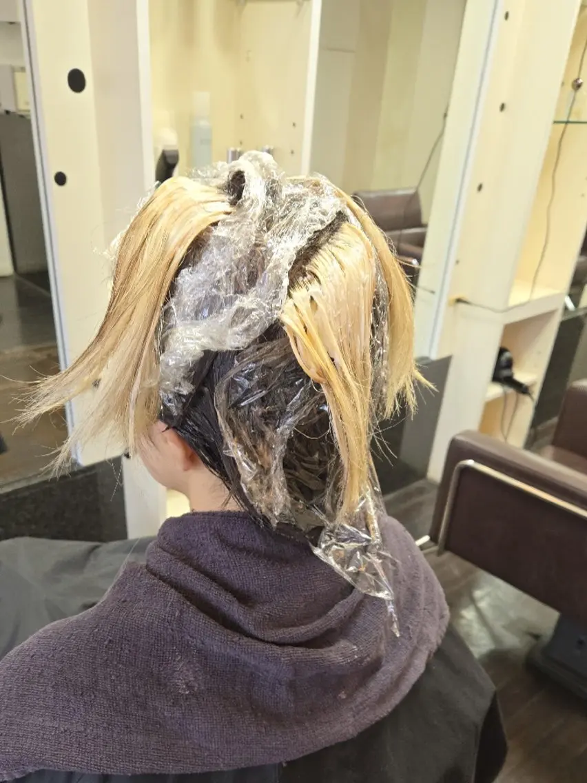 ショート カラー ブリーチ カット ヘアカラー 遠藤 史秋のヘアスタイル