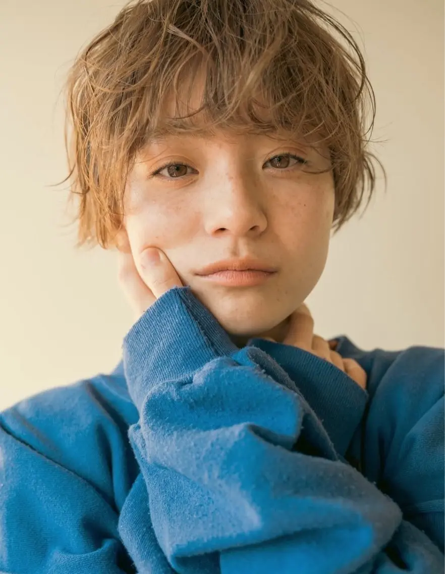 ショート カラー 胡子 凜のヘアスタイル