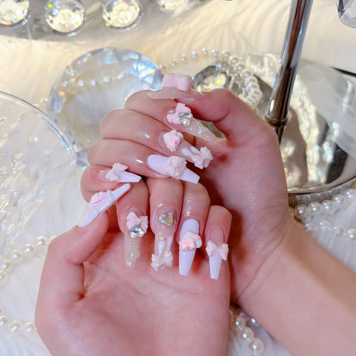 ネイル オーロラネイル 長さ出し フラッシュネイル フレンチネイル ジェルネイル ハンドネイル ハンドケア CiCi Nail Salonのネイルデザイン