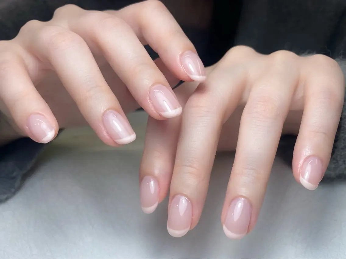 ネイル フレンチネイル ジェルネイル ガラスフレンチ 韓国ネイル ラメ(グリッター) ハンドネイル 中野駅から2分 MEO NAILのネイルデザイン