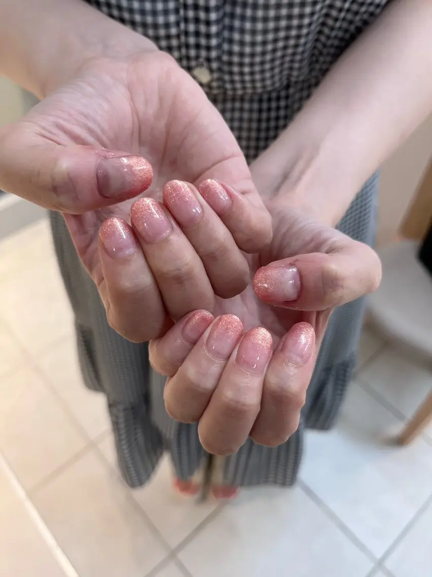 ネイル グラデーション ラメ(グリッター) ラメグラデーション ピンク akari nailのネイルデザイン