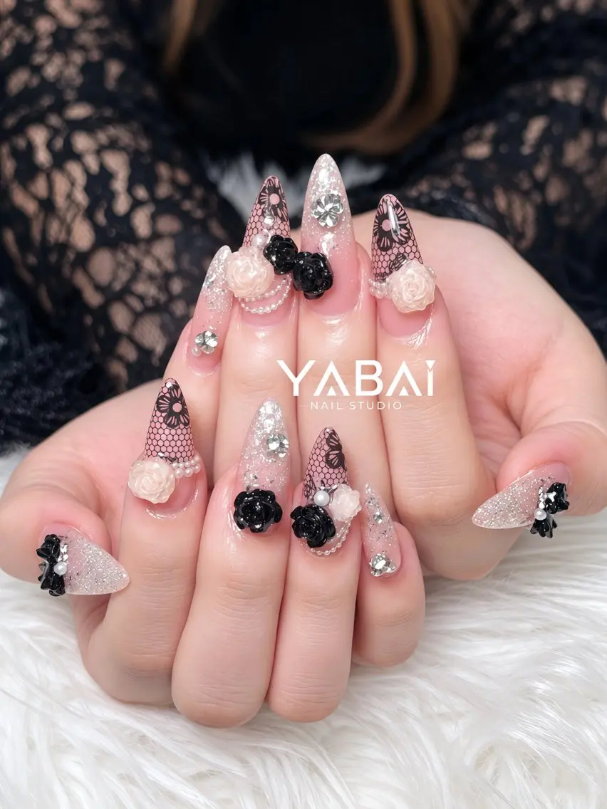 ネイル ゴージャス キラキラネイル レース ラメ(グリッター) ロングネイル ハンドネイル YABAI NailStudioのネイルデザイン