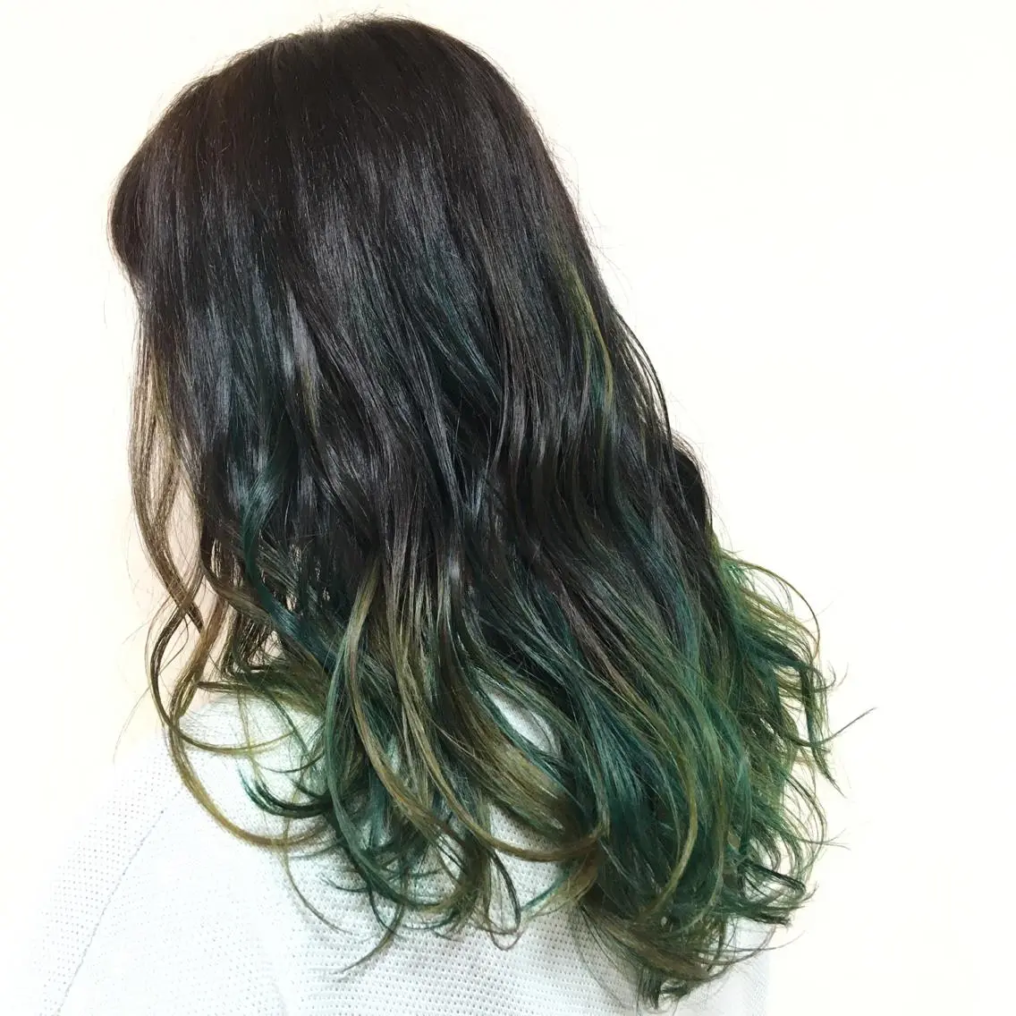 ロング カラー パーマ ブリーチ グラデーションカラー ハイライトカラー ハイライト トリートメント 【Sweep】おじま のぞみのヘアスタイル