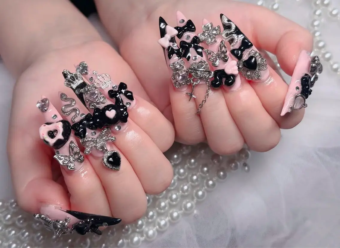 ネイル アートネイル ボルドー フレンチネイル ジェルネイル 氷ネイル・うるうるネイル ハンドネイル Julie Nail Rinのネイルデザイン