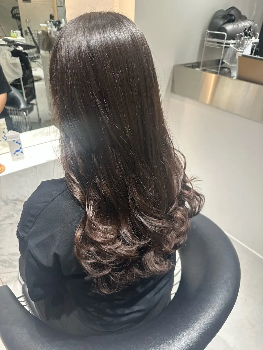 『限定‼️』カット+コテ巻き風パーマ→朝コテで巻くのが苦手な方におすすめです。の写真
