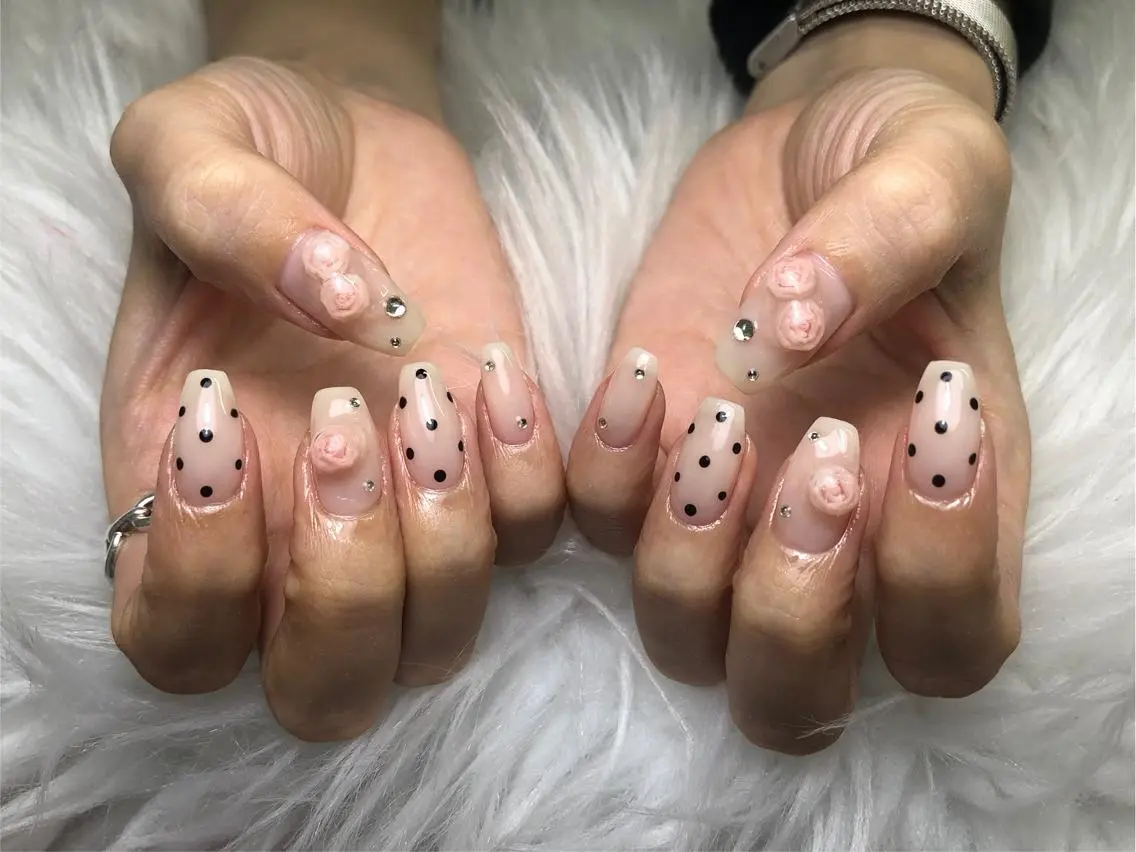 ネイル 💕リリ 🩷のネイルデザイン
