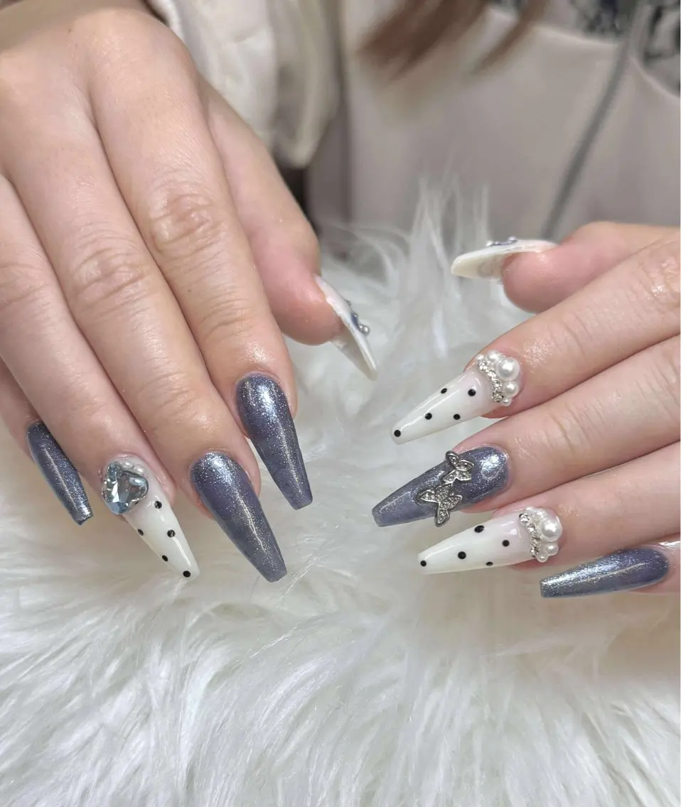 ネイル チークネイル 長さ出し フットネイル マグネットネイル 持ち込み ハンドネイル ANH NAIL ゴテゴテ専門店💎のネイルデザイン