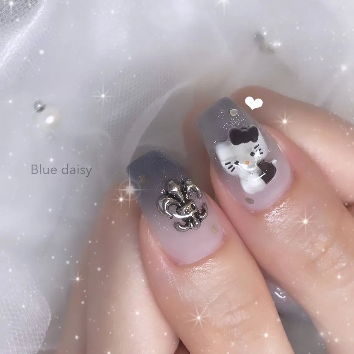 ネイル Blue daisy RIN🎀のネイルデザイン