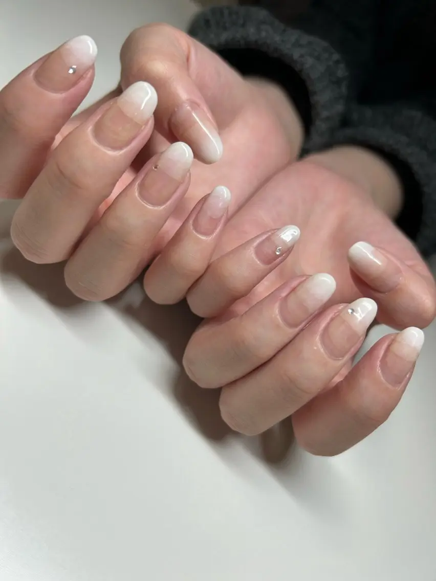 ネイル アートネイル シンプルネイル ハンドネイル aneughan nailのネイルデザイン