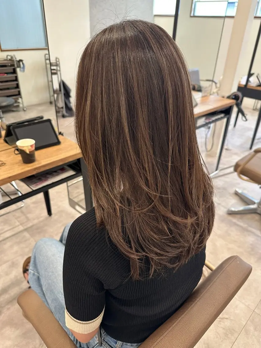 ロング カラー カット ヘアカラー トリートメント 白髪ぼかしハイライト レイヤー川口 元気のヘアスタイル