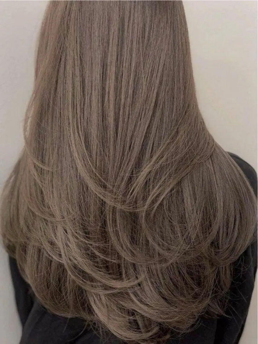 ロング カット ヘアカラー 横山 ひかりのヘアスタイル