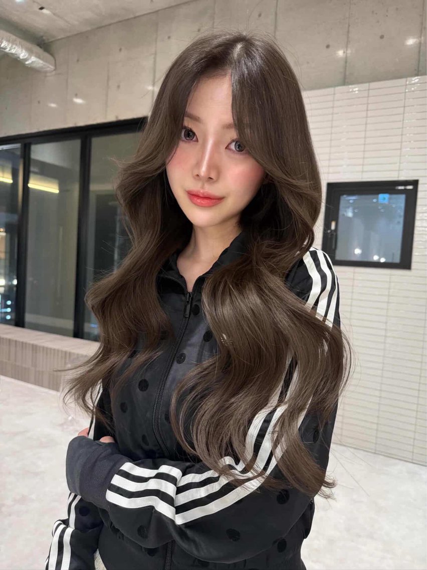 ロング カラー ブラウンカラー チョコレートブラウン 透明感カラー レイヤーカット 小顔カット カット ヘアカラー 福岡/艶カラー/ レイヤーカット/夏也のヘアスタイル
