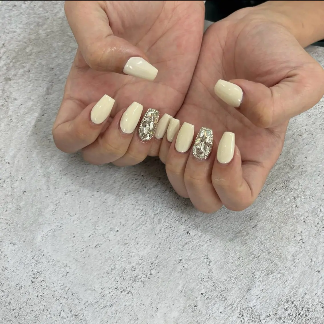 ネイル アートネイル _white 上本町のネイルデザイン