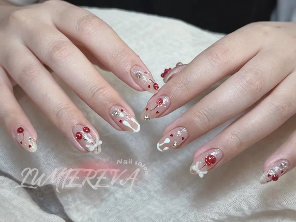 ミディアム ハンドネイル Lumiereva @ネイルモデル募集中のネイルデザイン