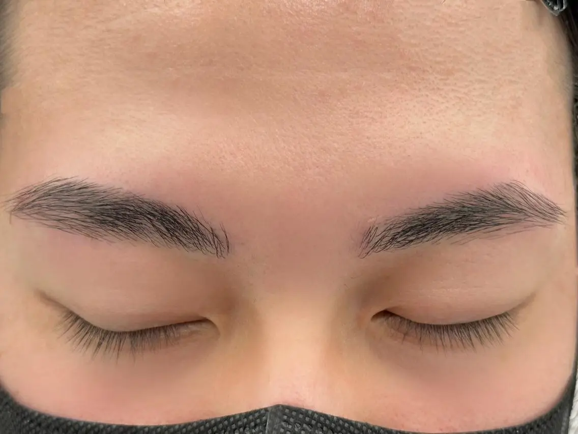 アイブロウ HEXA AMIの眉毛・アイブロウイメージ