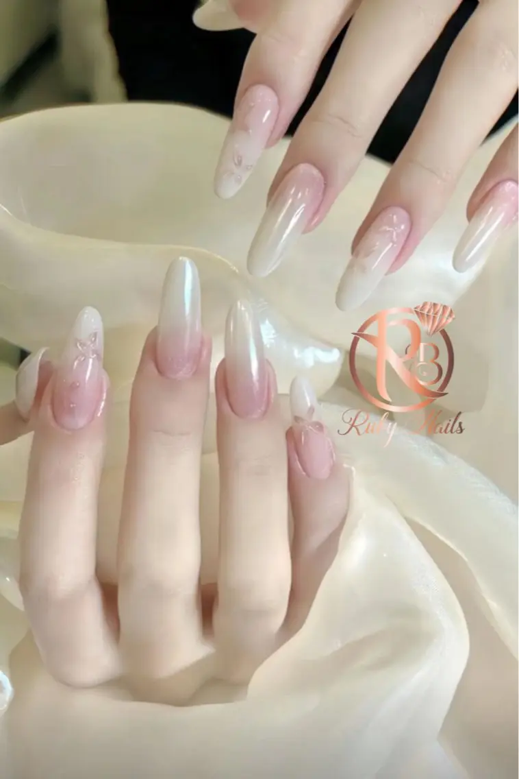 ネイル グラデーション キラキラネイル ピンク ハンドネイル RUBY Nail 日暮里店のネイルデザイン