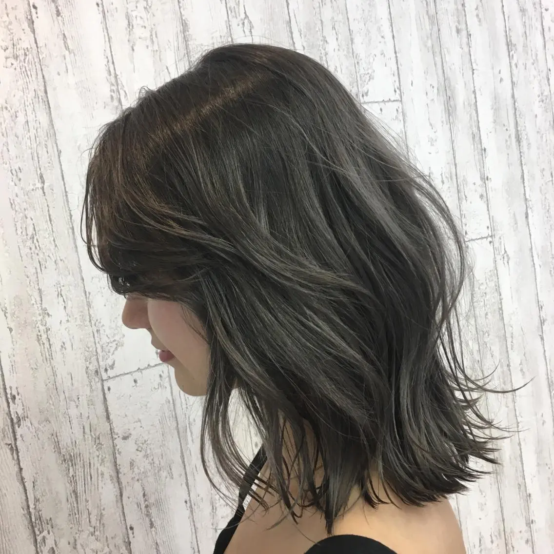 カラー アッシュ アッシュグレー Kaede .のヘアスタイル