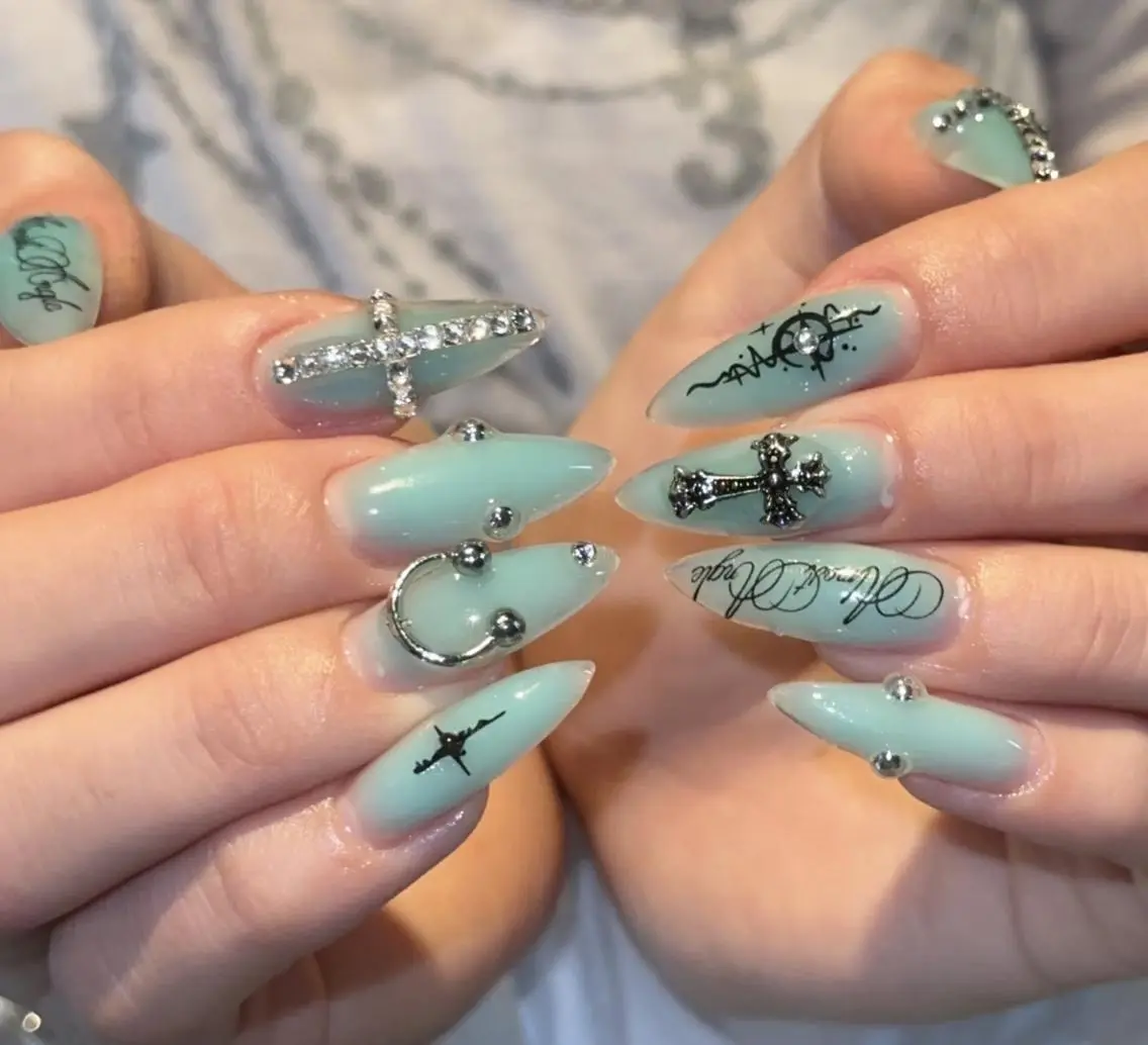 ネイル ハンドネイル 🎀 NaNa_nailのネイルデザイン