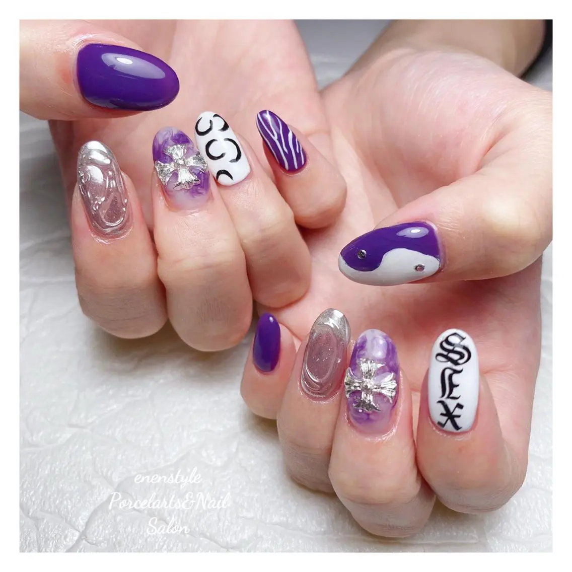 ミディアム ネイル 🐾enen style 🐾のネイルデザイン