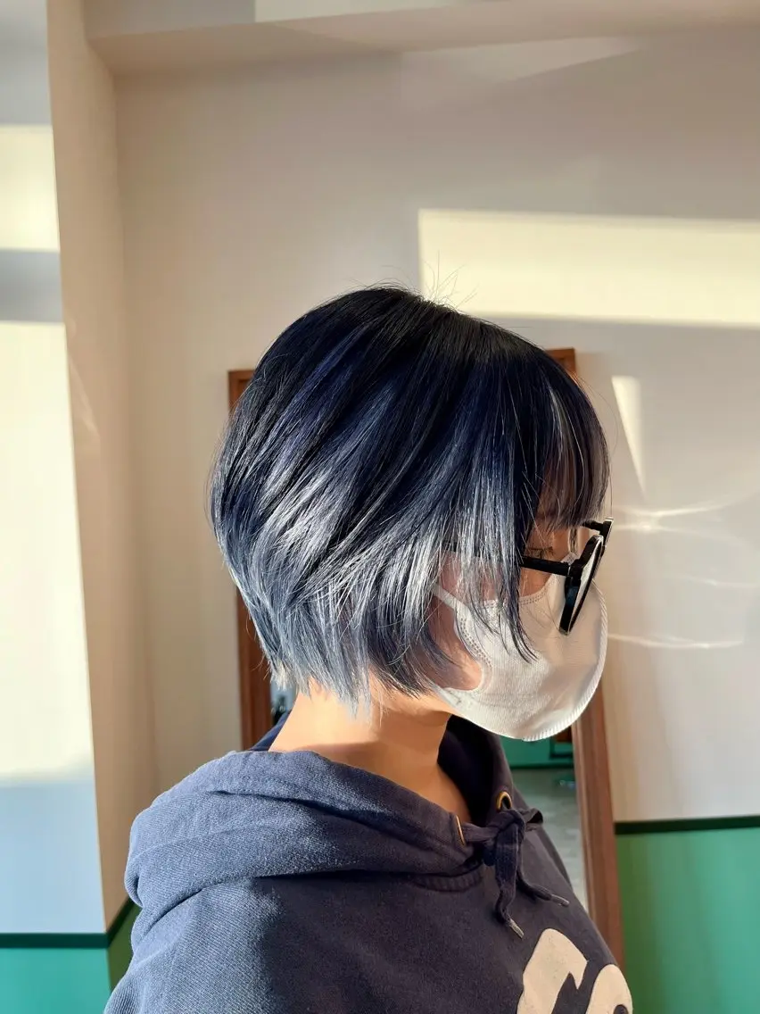 ショート ヘアカラー LOBBY HIMERIのヘアスタイル