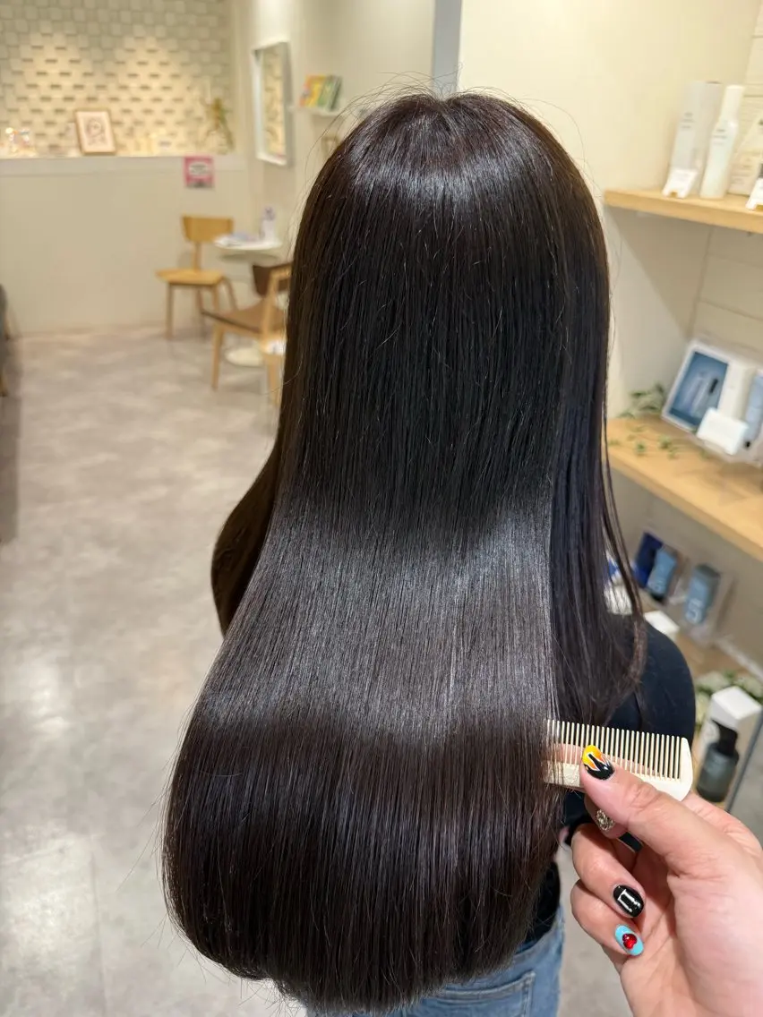 ロング 髪質改善 トリートメント カット トリートメント 韓国レイヤー🪽 無重力パーマナツキのヘアスタイル