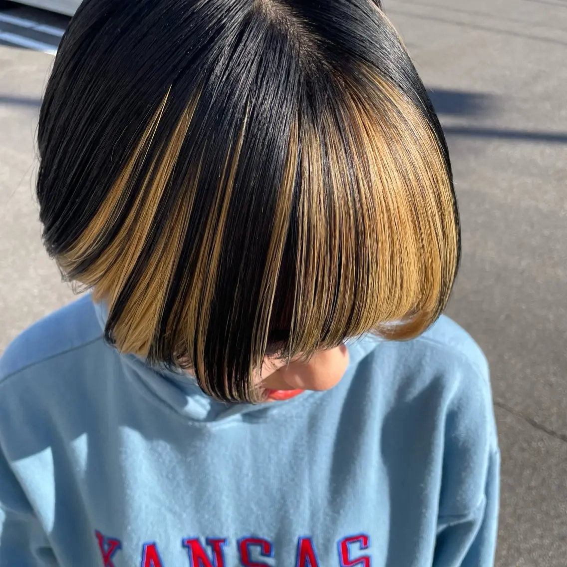 カラー ブリーチ インナーカラー 小久保 里紗のヘアスタイル
