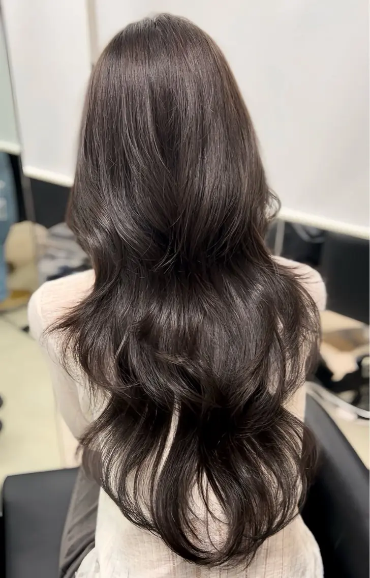 セミロング カラー 透明感カラー 韓国風ヘア レイヤーカット カット ヘアカラー トリートメント 韓国ヘア/レイヤー Lily Wongのヘアスタイル