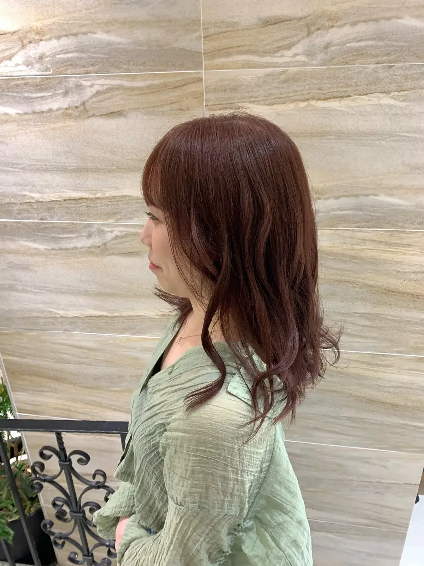 カラー Niina→ anan AVEDAのヘアスタイル
